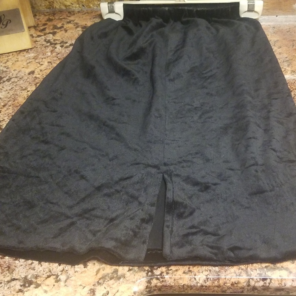 Velour long skirt with split - Picture 2 of 6